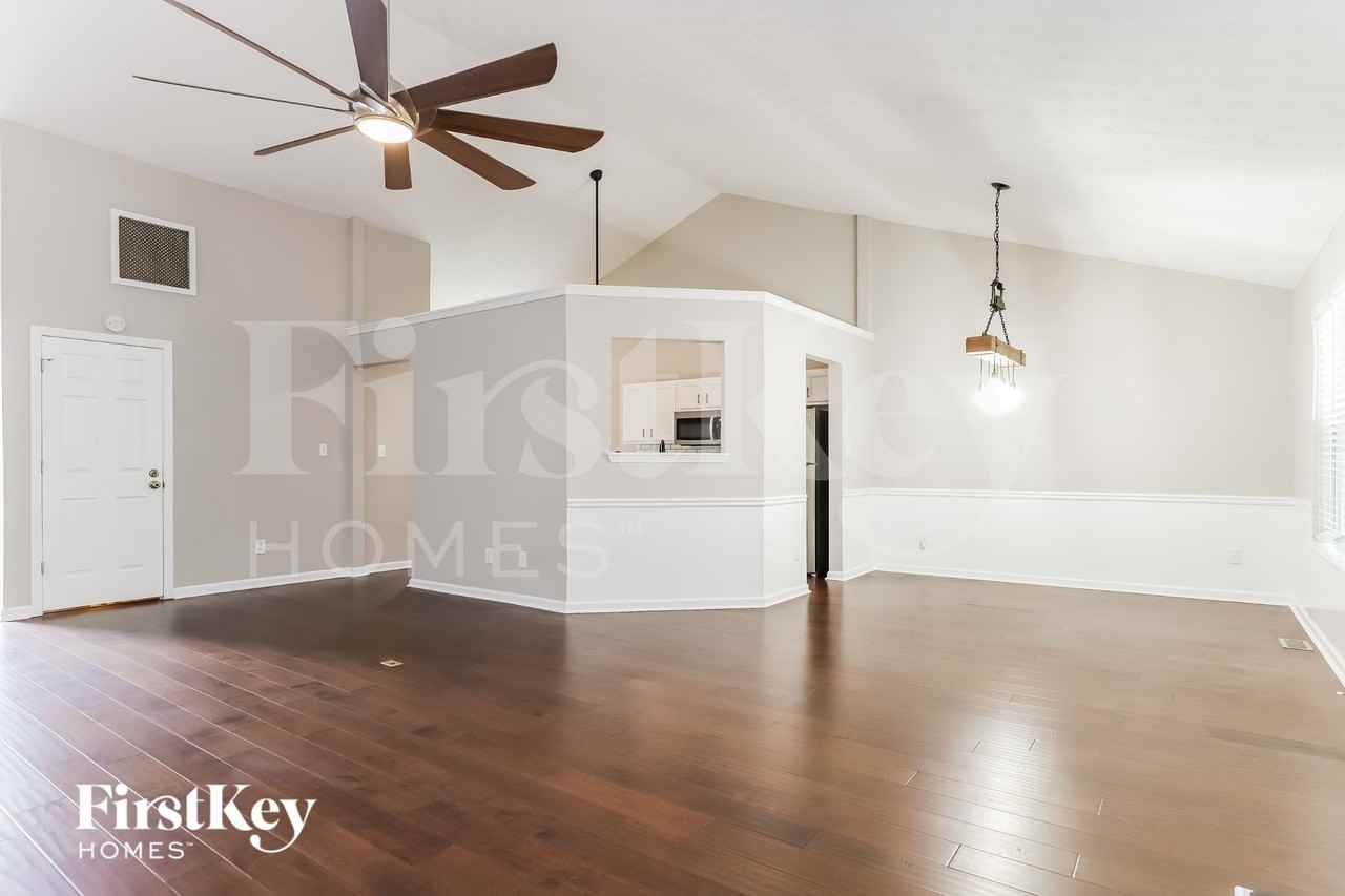 1222 Wilkinson Ct - Photo 4 of 15