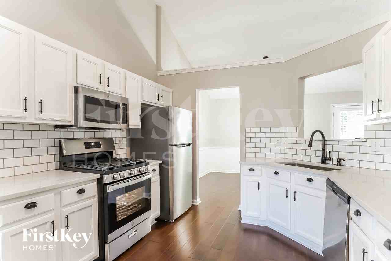 1222 Wilkinson Ct - Photo 5 of 15