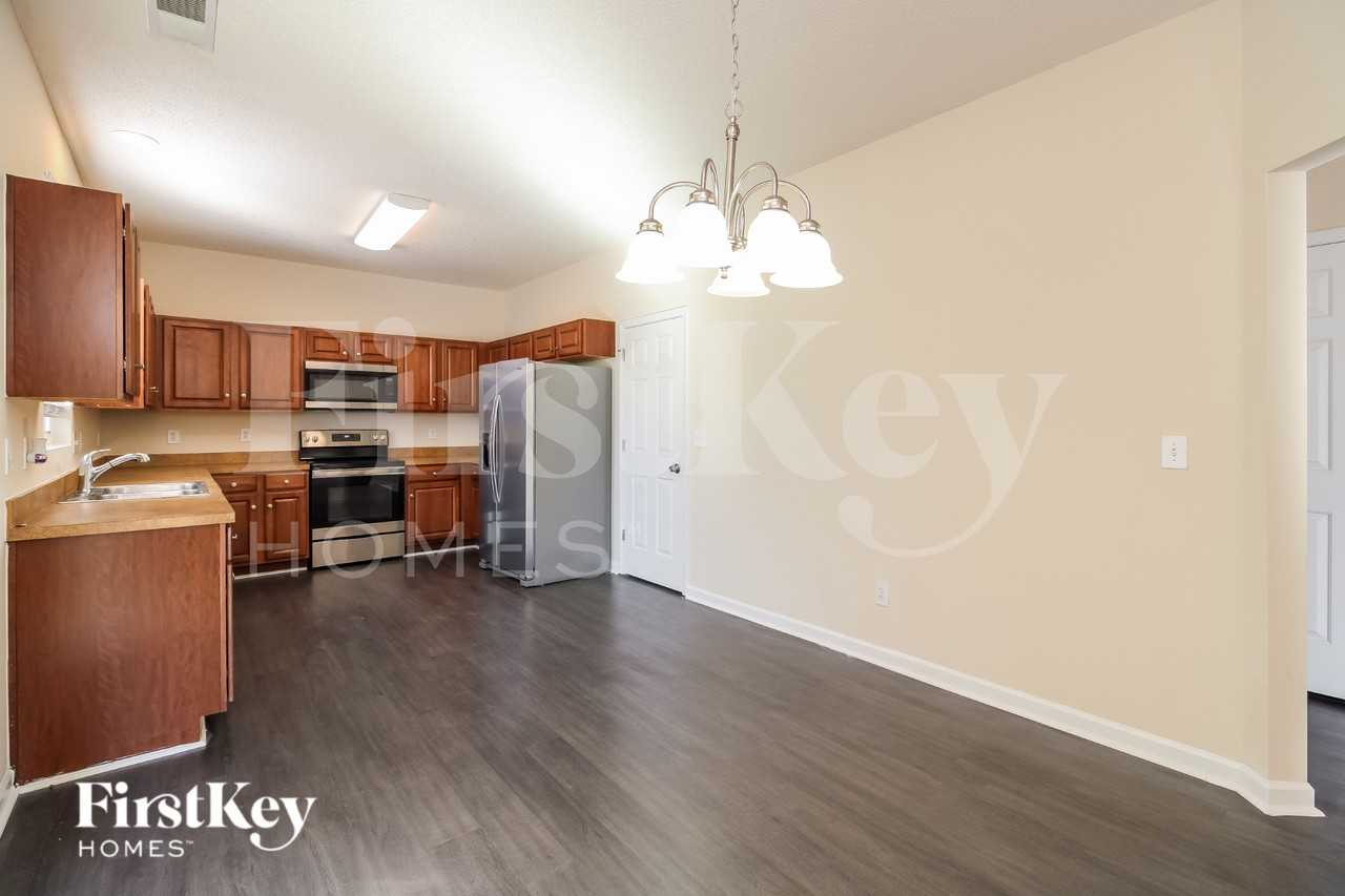 1901 Harvick Ct - Photo 3 of 15
