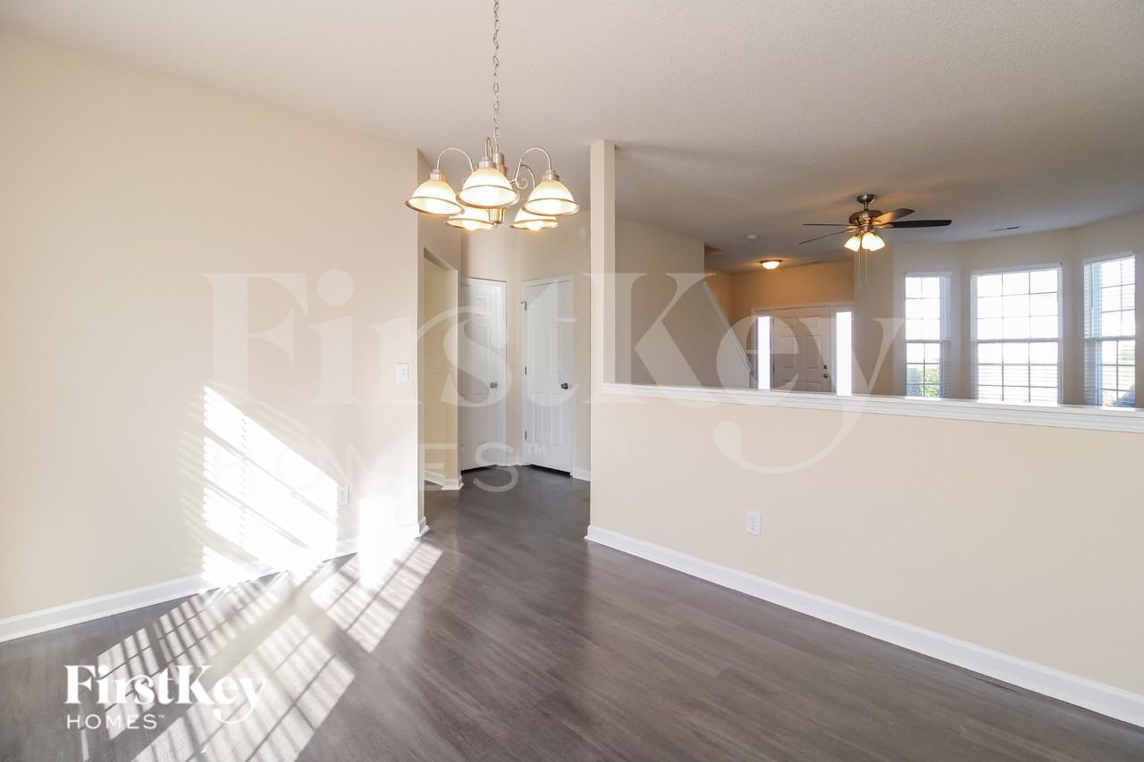 1901 Harvick Ct - Photo 4 of 15