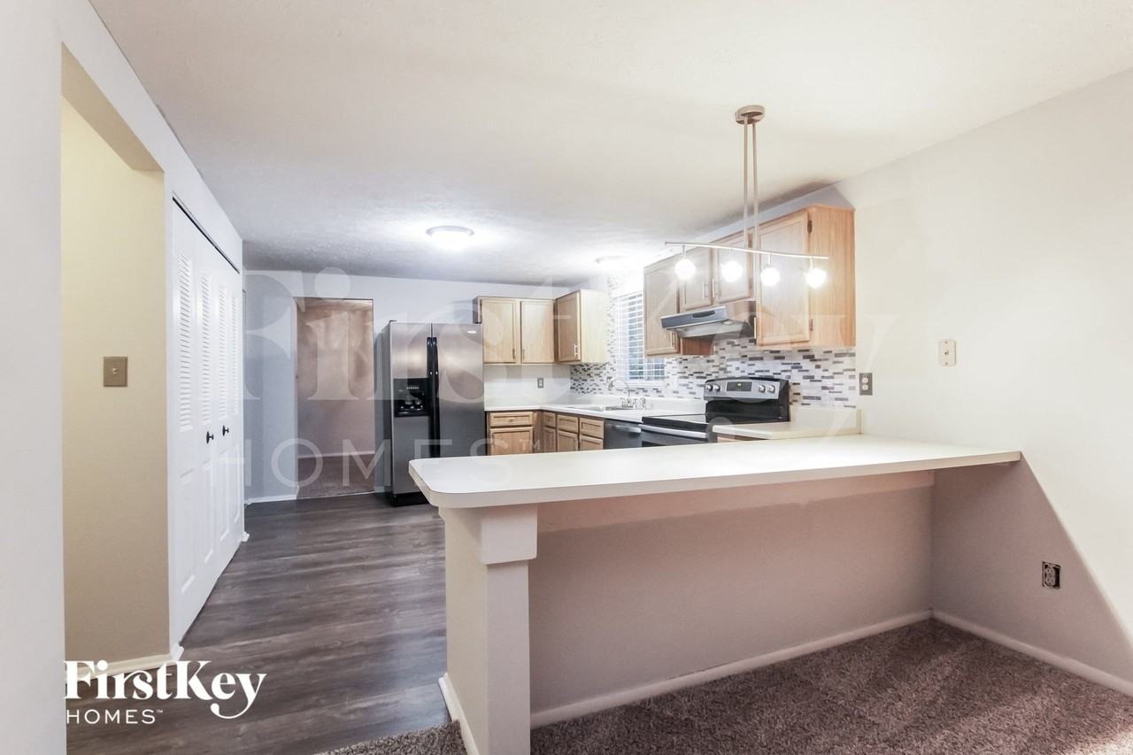 11567 Creek Side Ln - Photo 4 of 15