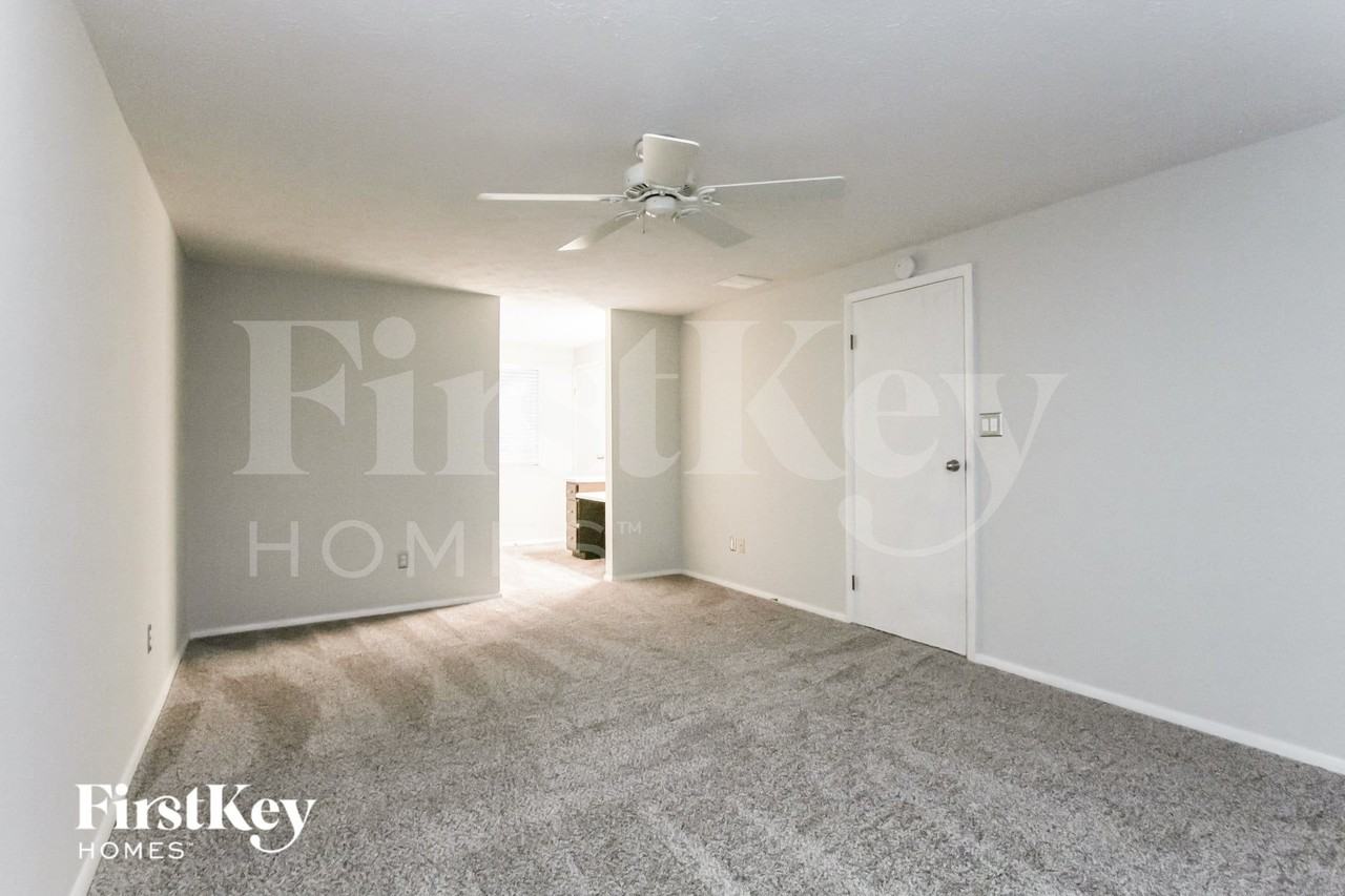 11567 Creek Side Ln - Photo 7 of 15