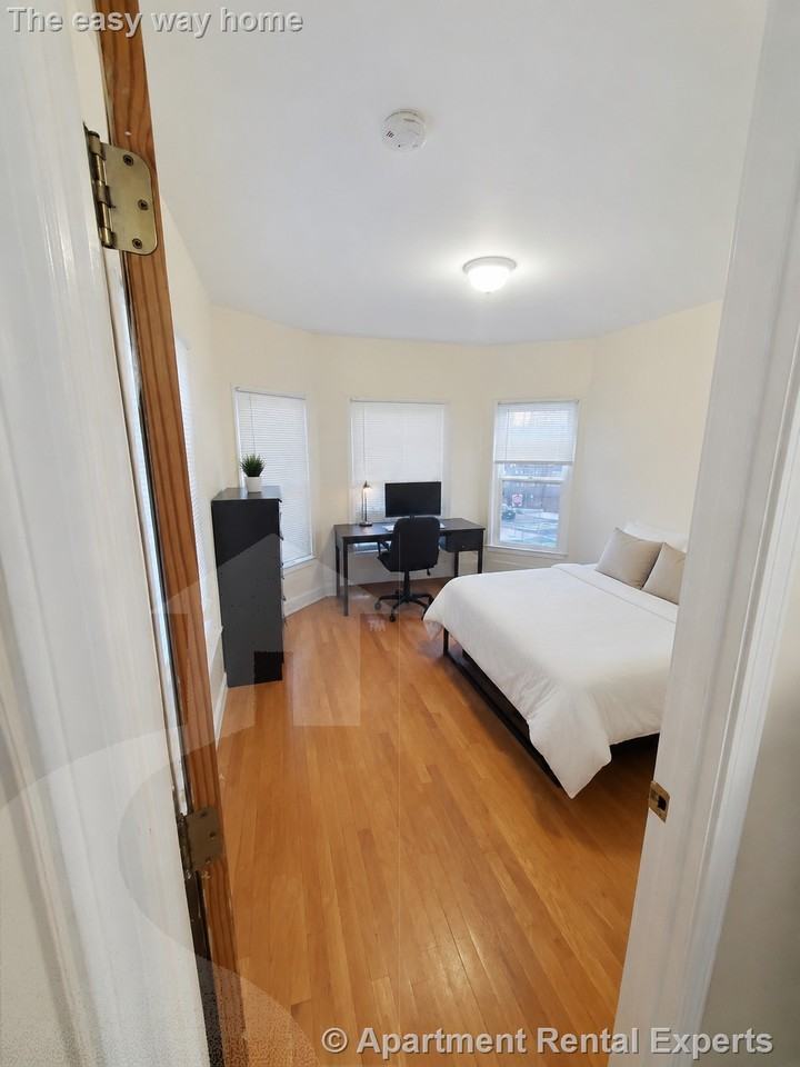 185 Beacon St #2 - Photo 6 of 9