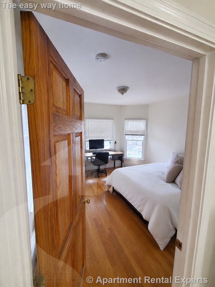 185 Beacon St #2 - Photo 7 of 9