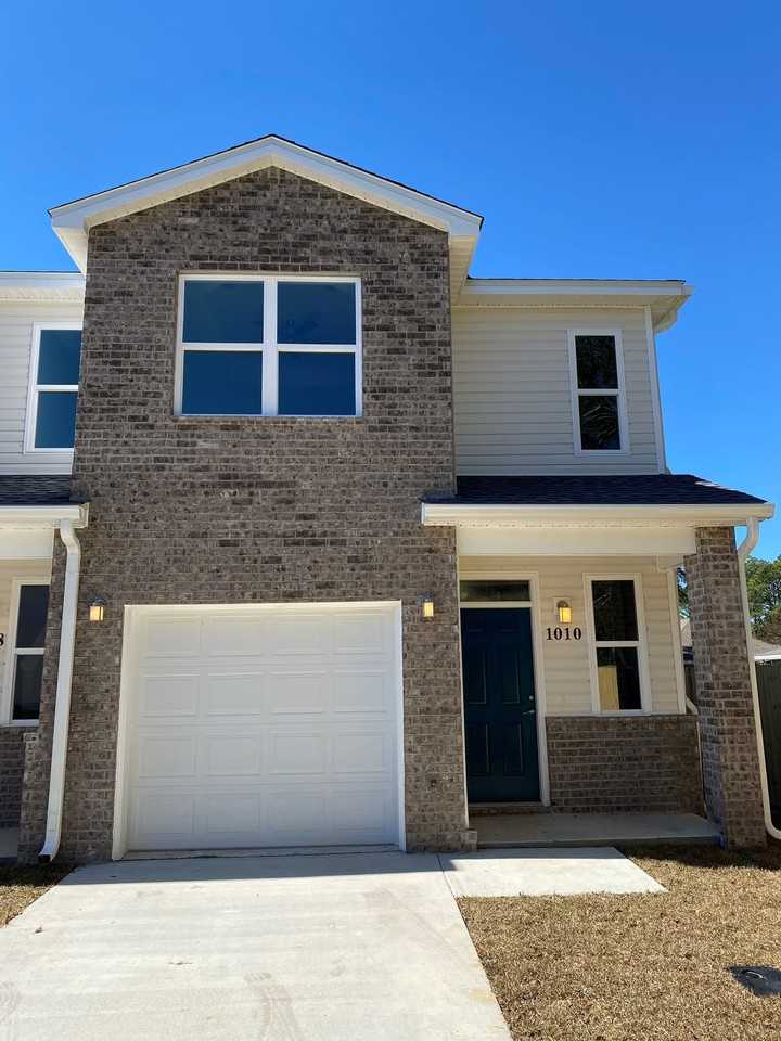 1001 Grace Ln - Photo 2 of 15