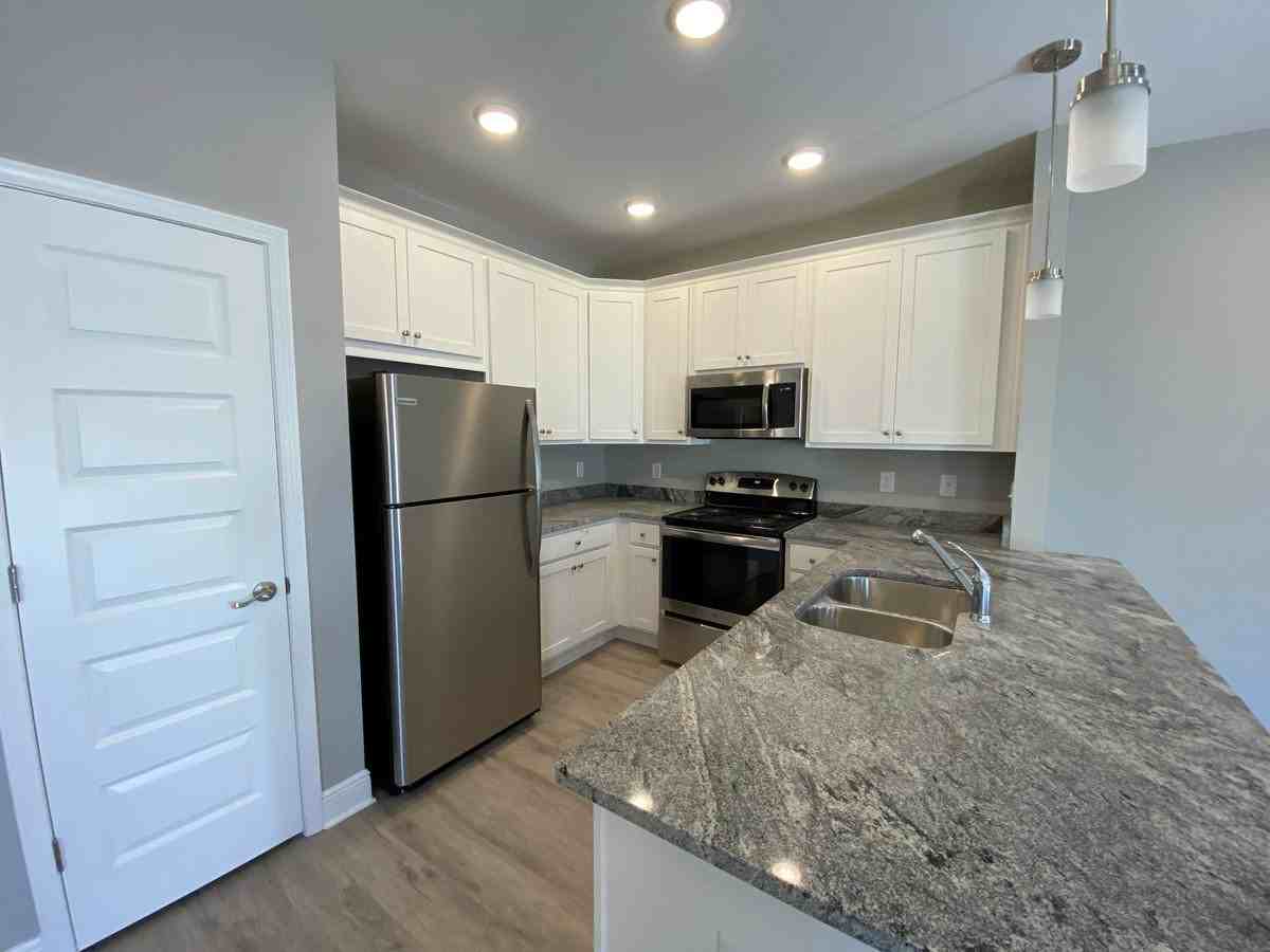 1001 Grace Ln - Photo 6 of 15