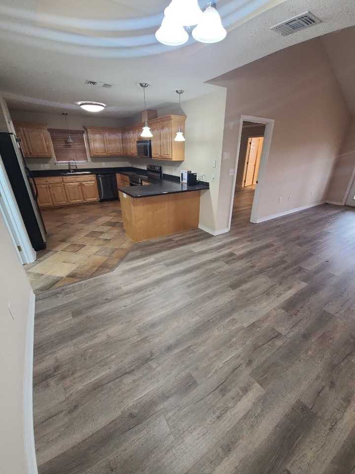 111 Kyle Ln - Photo 5 of 19