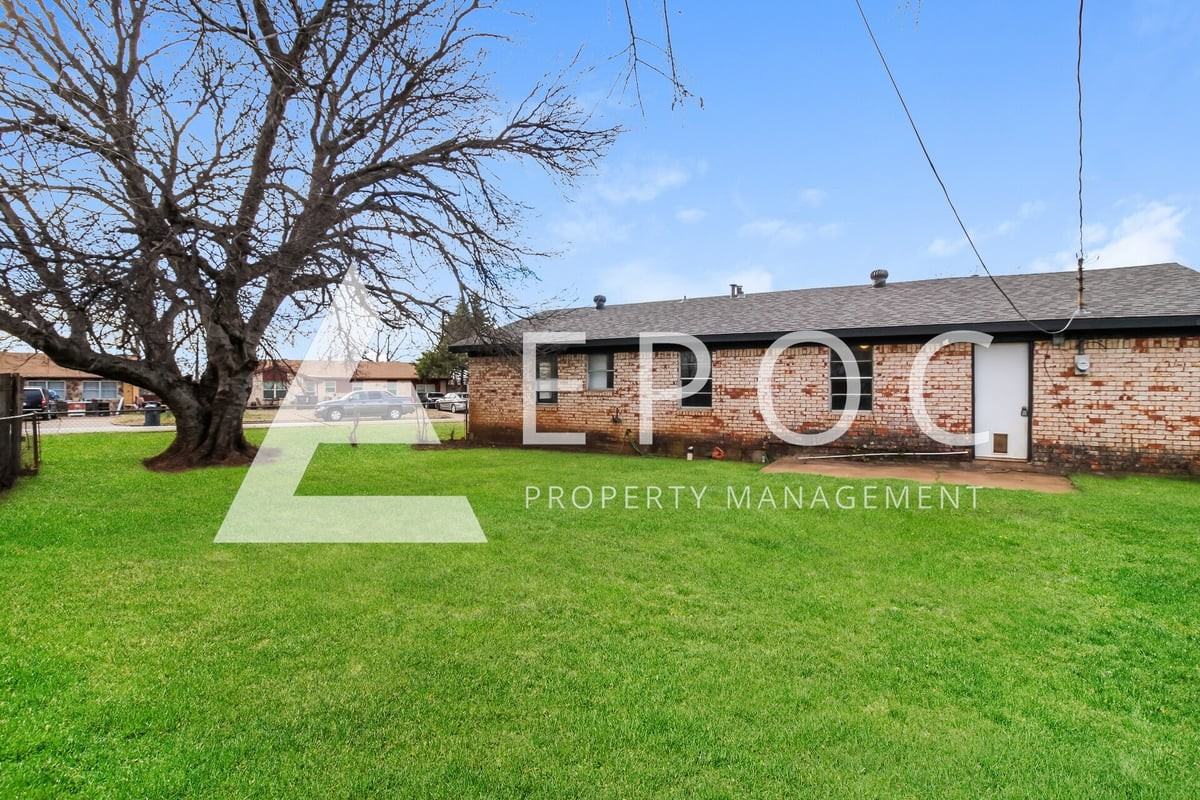 1401 Phoenix Dr - Photo 2 of 11