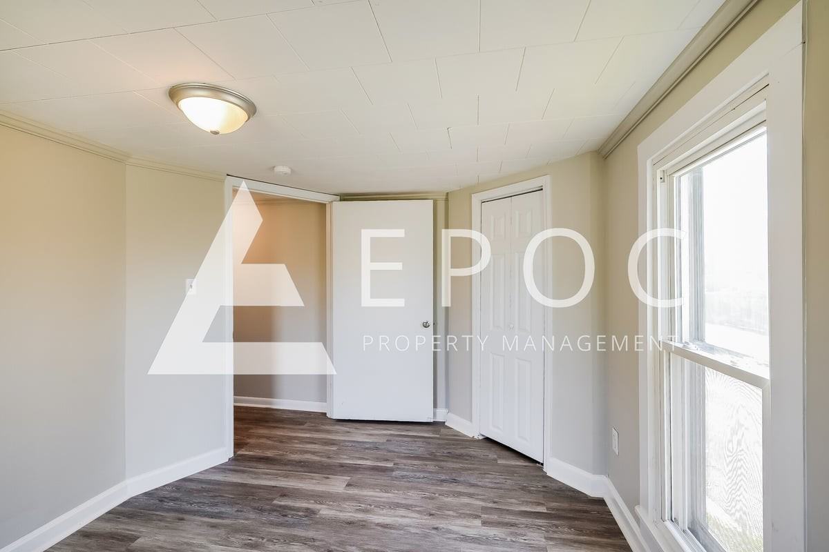300 Piedmont Ave - Photo 4 of 15