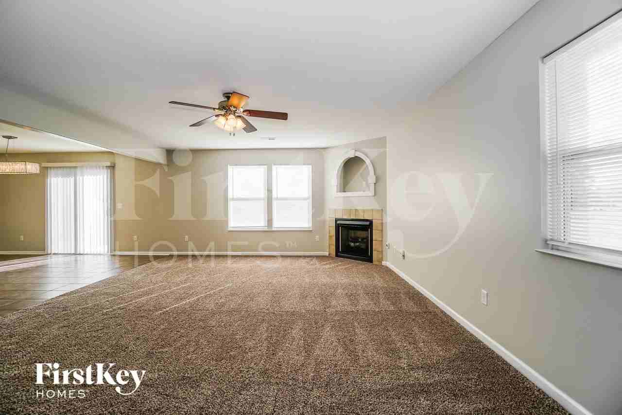 1070 Goldeneye Dr - Photo 3 of 15