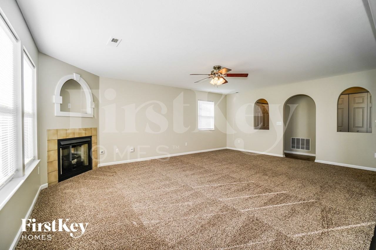 1070 Goldeneye Dr - Photo 5 of 15