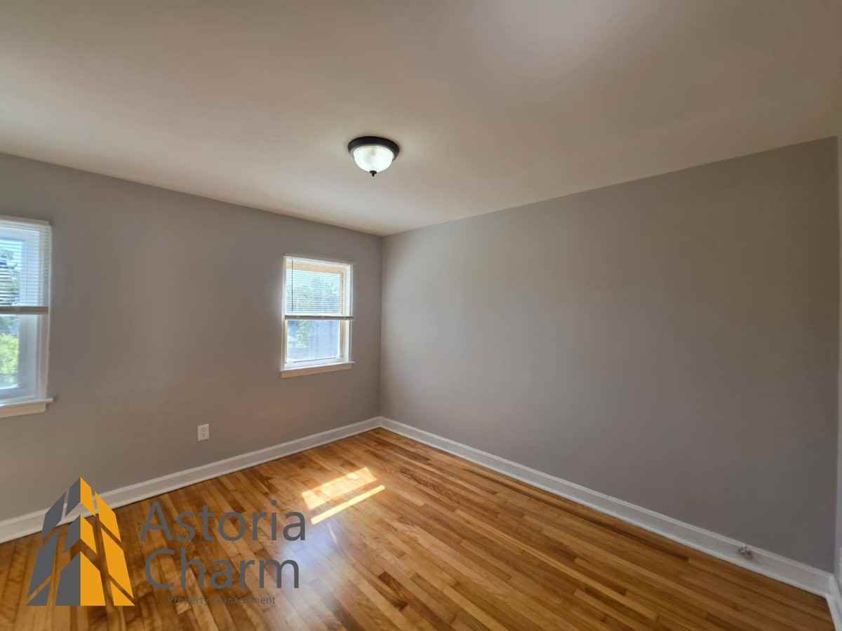 716 Glenwood Ave - Photo 5 of 34