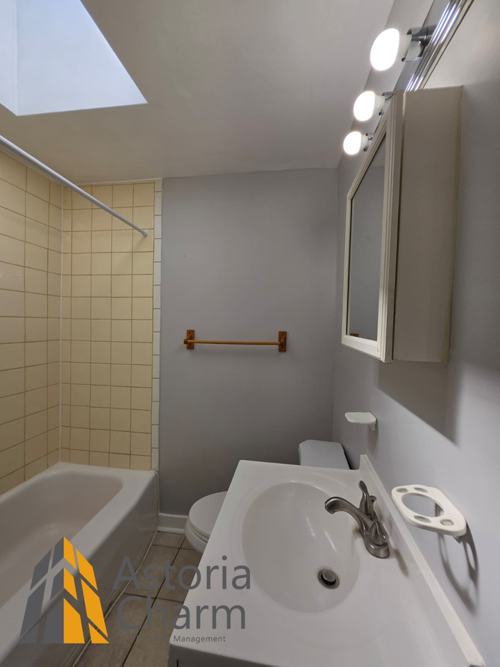 716 Glenwood Ave - Photo 6 of 34
