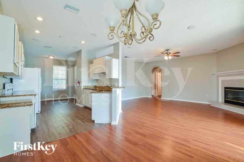 533 Terranova Cir - Photo 3 of 16