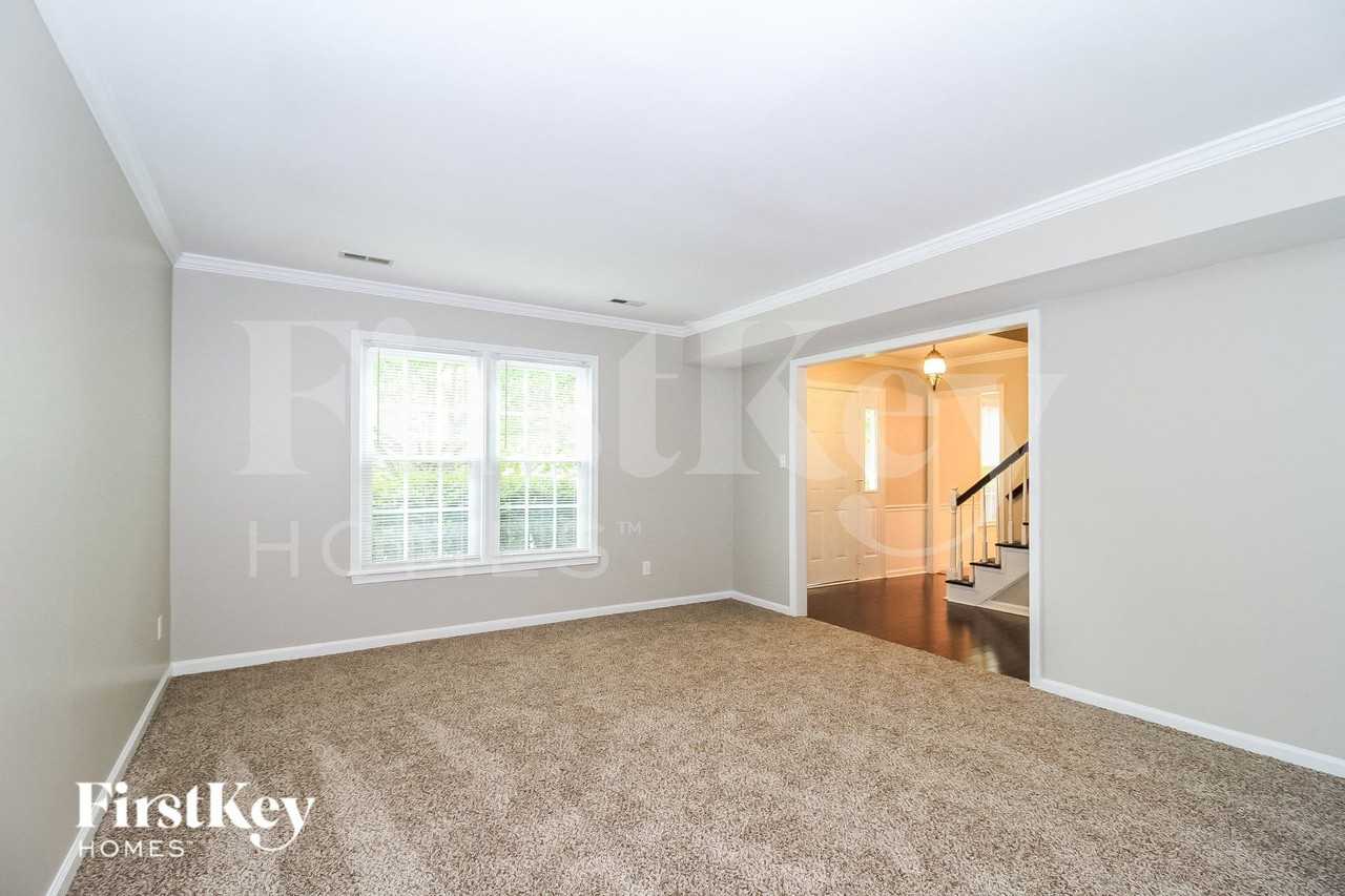 521 Covington Ridge Rd - Photo 3 of 15