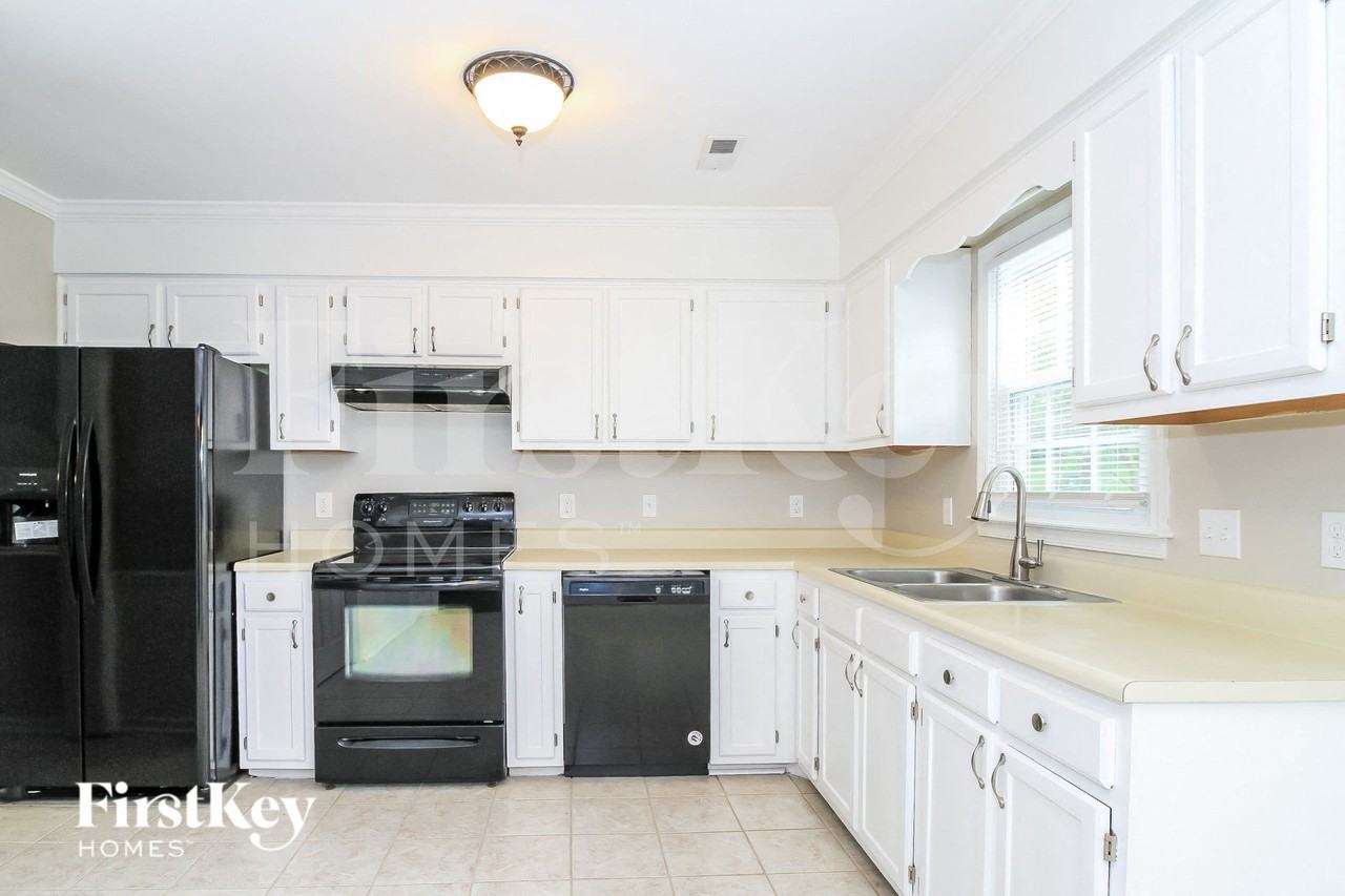 521 Covington Ridge Rd - Photo 5 of 15