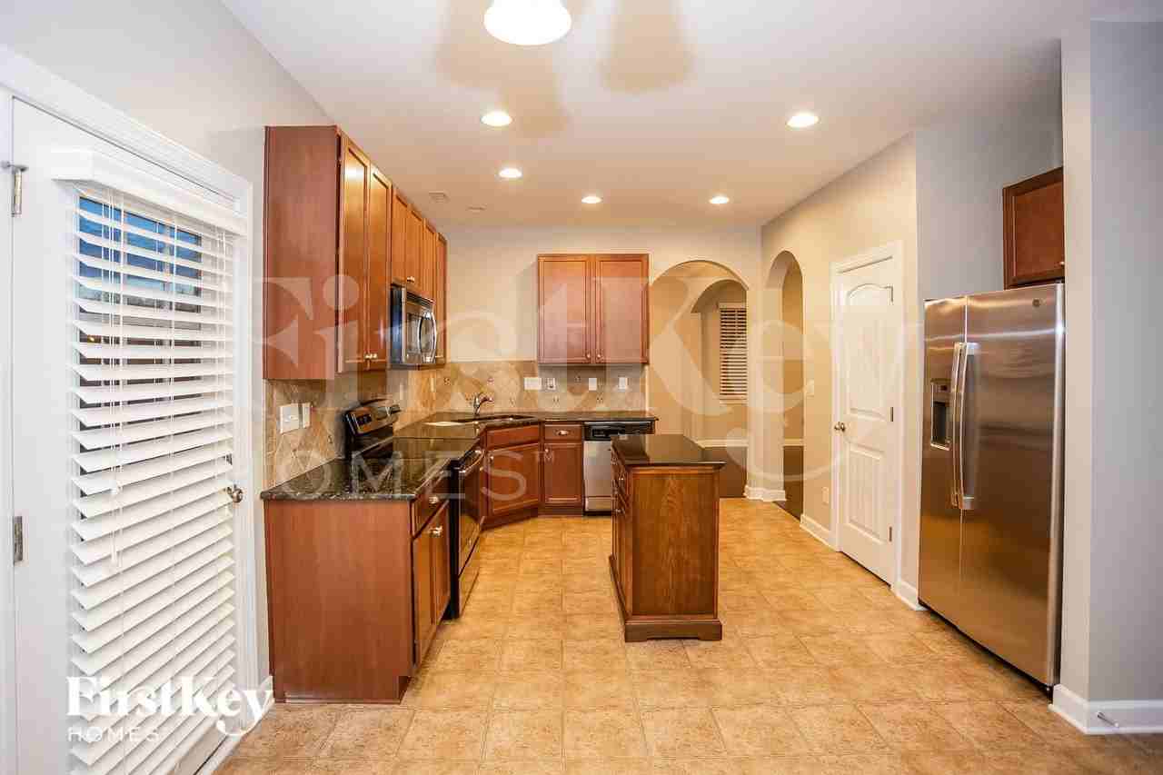 11802 Eversfield Ln - Photo 7 of 15