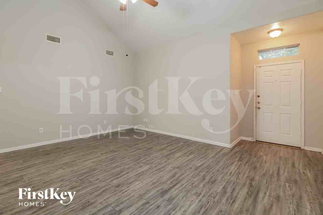 6706 Windy River Ln - Photo 3 of 15