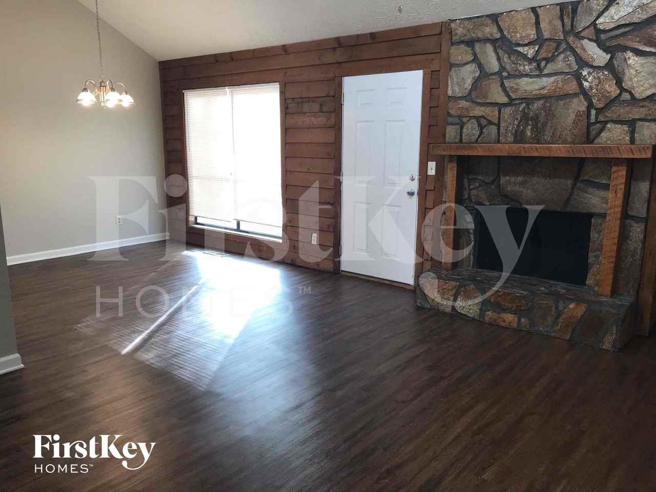 6104 Plumcrest Rd - Photo 2 of 11