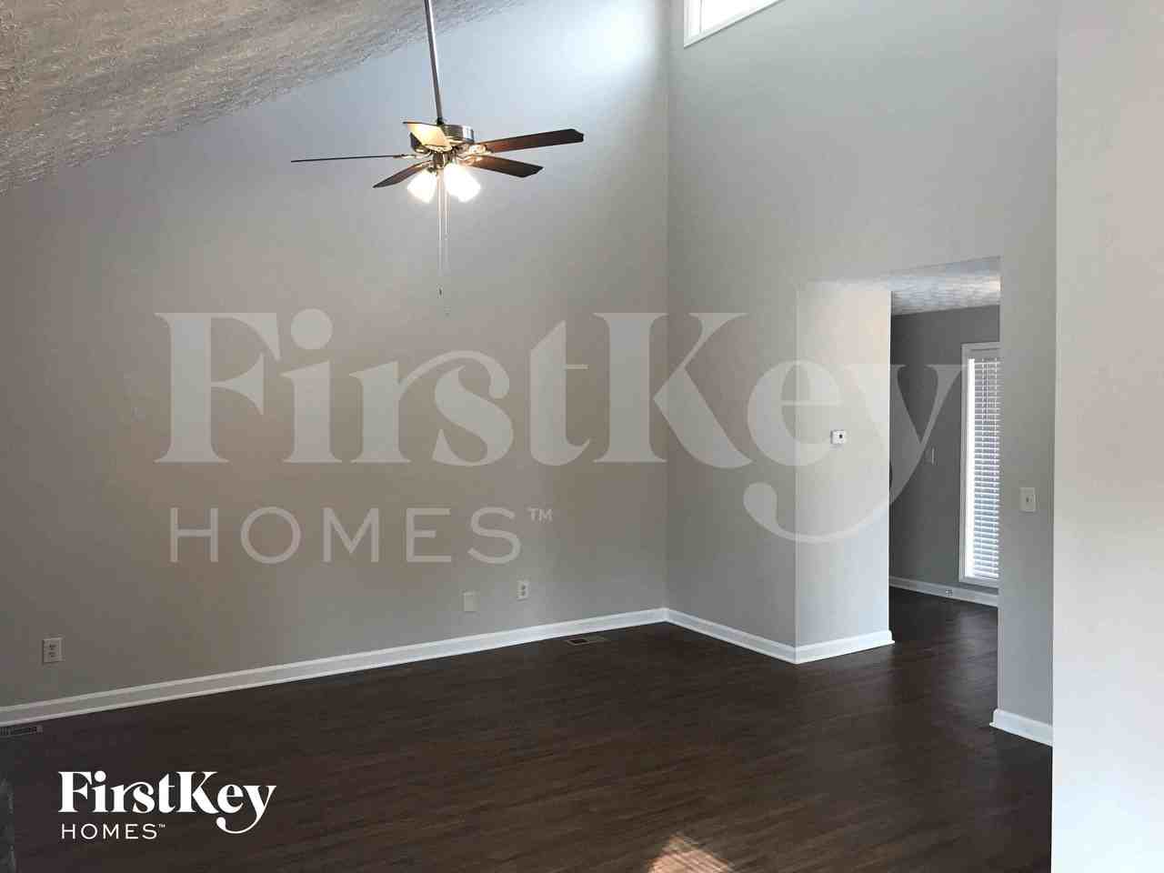6104 Plumcrest Rd - Photo 3 of 11