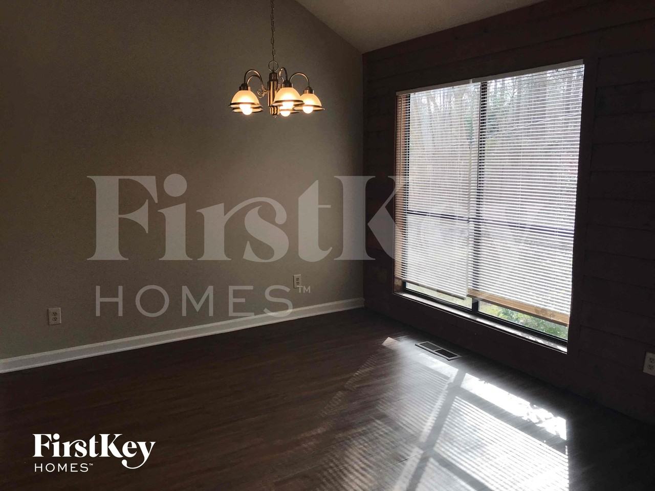 6104 Plumcrest Rd - Photo 4 of 11