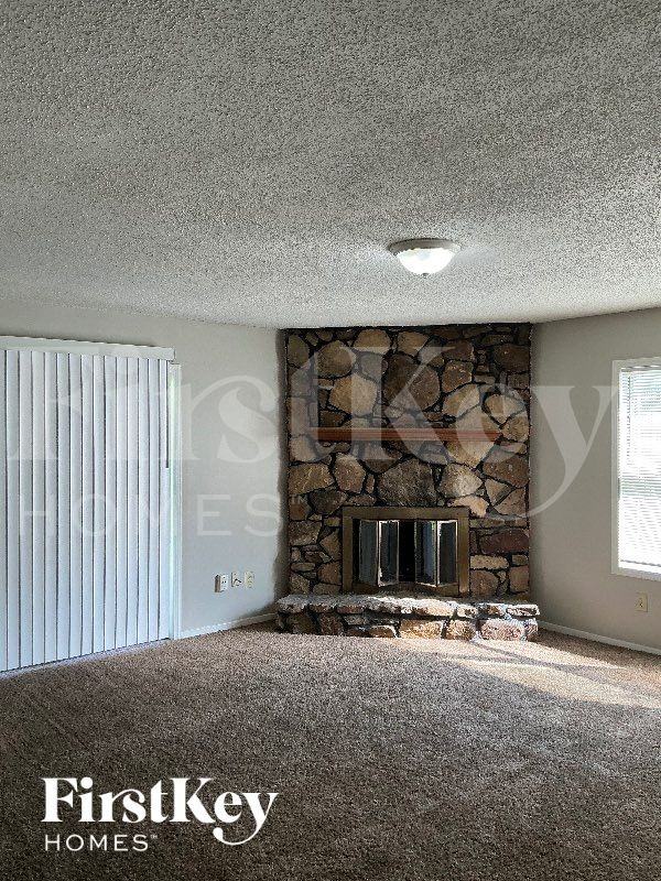 4332 Kerwin Dr - Photo 2 of 12