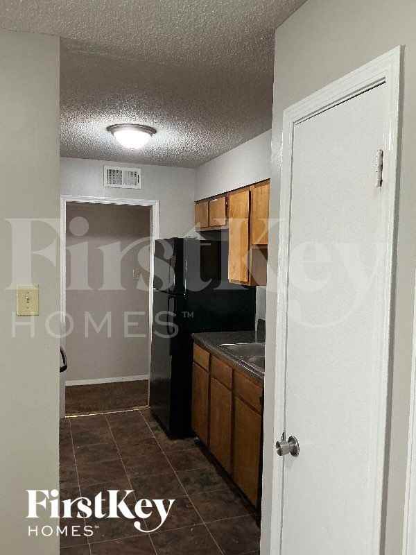 4332 Kerwin Dr - Photo 6 of 12