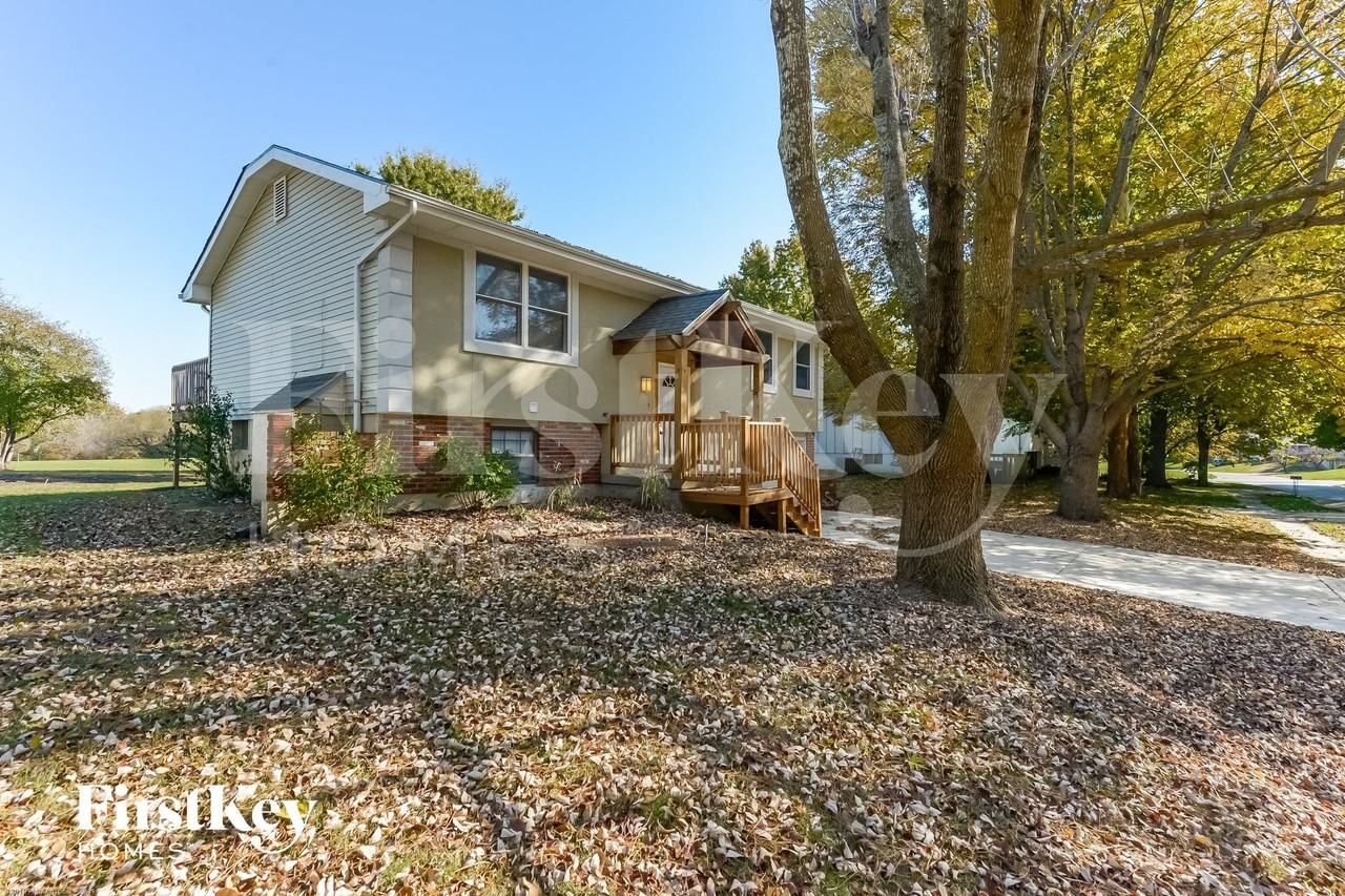 417 Se Claremont St - Photo 2 of 15