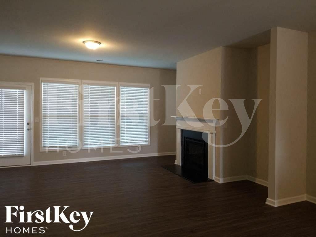3124 Baylor Cir - Photo 2 of 15