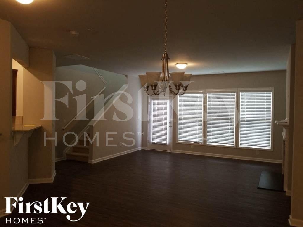 3124 Baylor Cir - Photo 3 of 15