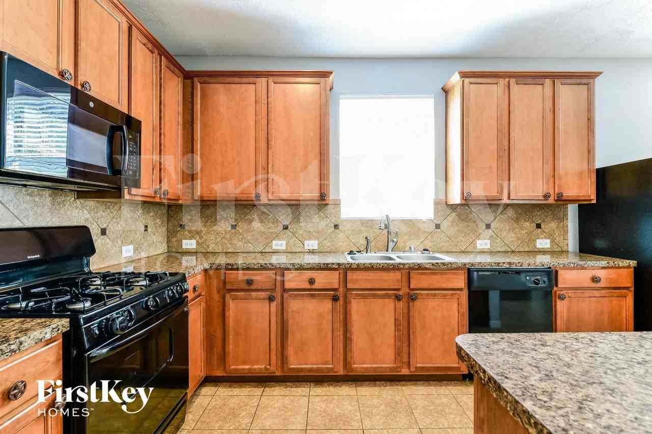 30030 Saw Oaks Dr - Photo 6 of 15