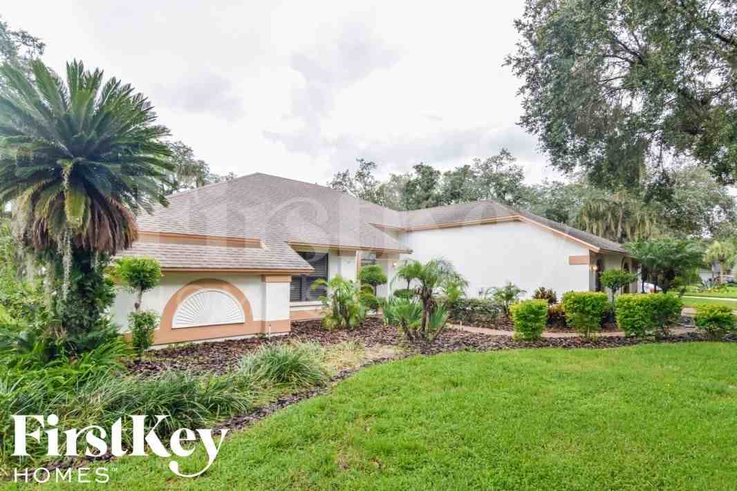 2816 Pine Club Dr - Photo 2 of 16