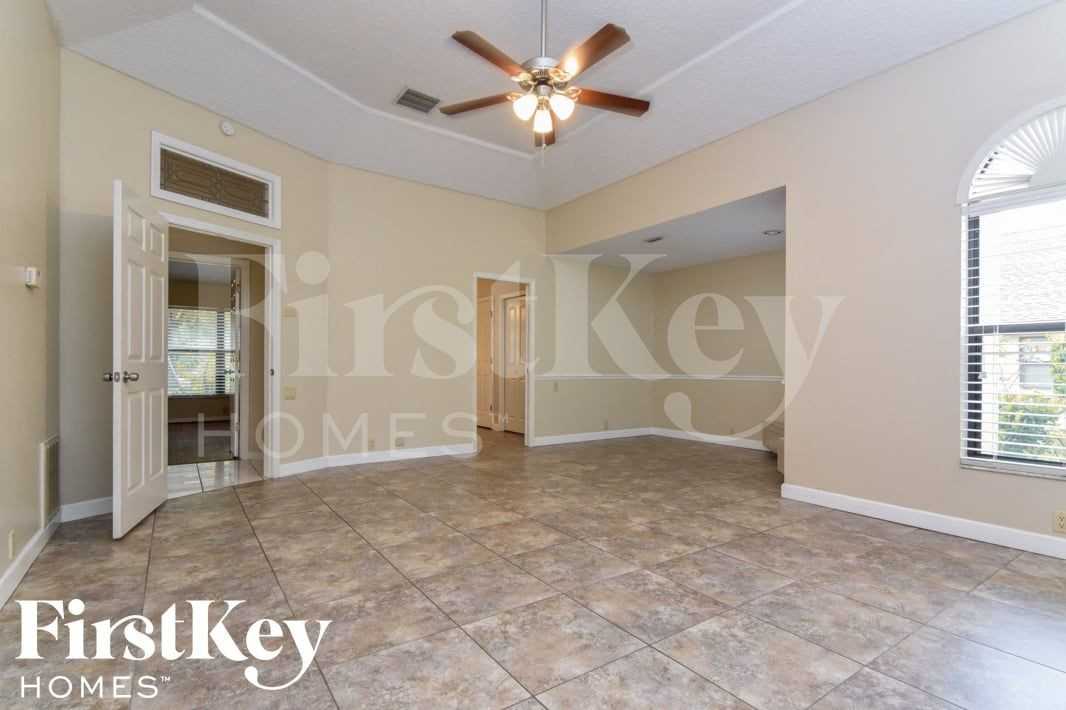 2816 Pine Club Dr - Photo 4 of 16