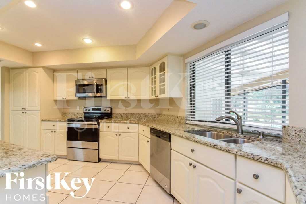 2816 Pine Club Dr - Photo 6 of 16