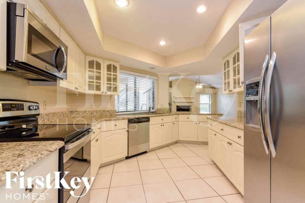 2816 Pine Club Dr - Photo 7 of 16