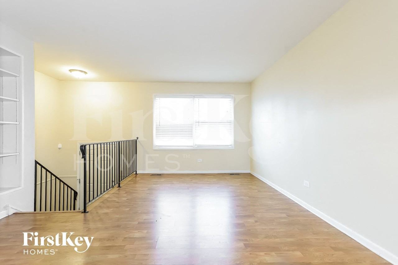 19912 Monterey Ave - Photo 2 of 15