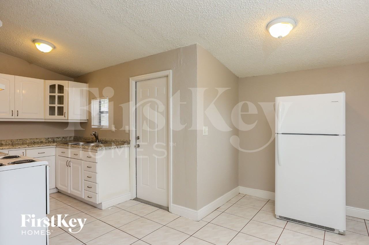 1501 Nw 16th Ln - Photo 6 of 16