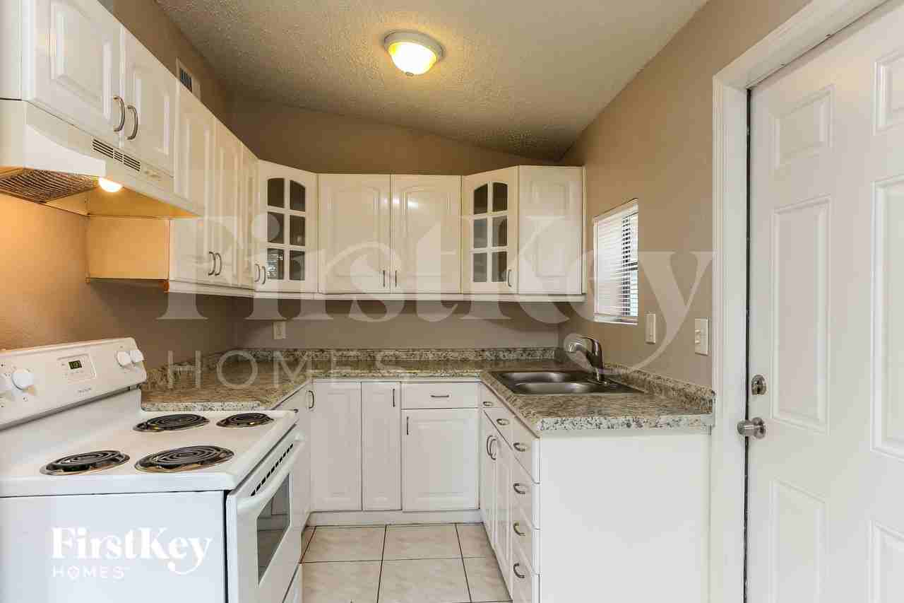 1501 Nw 16th Ln - Photo 7 of 16