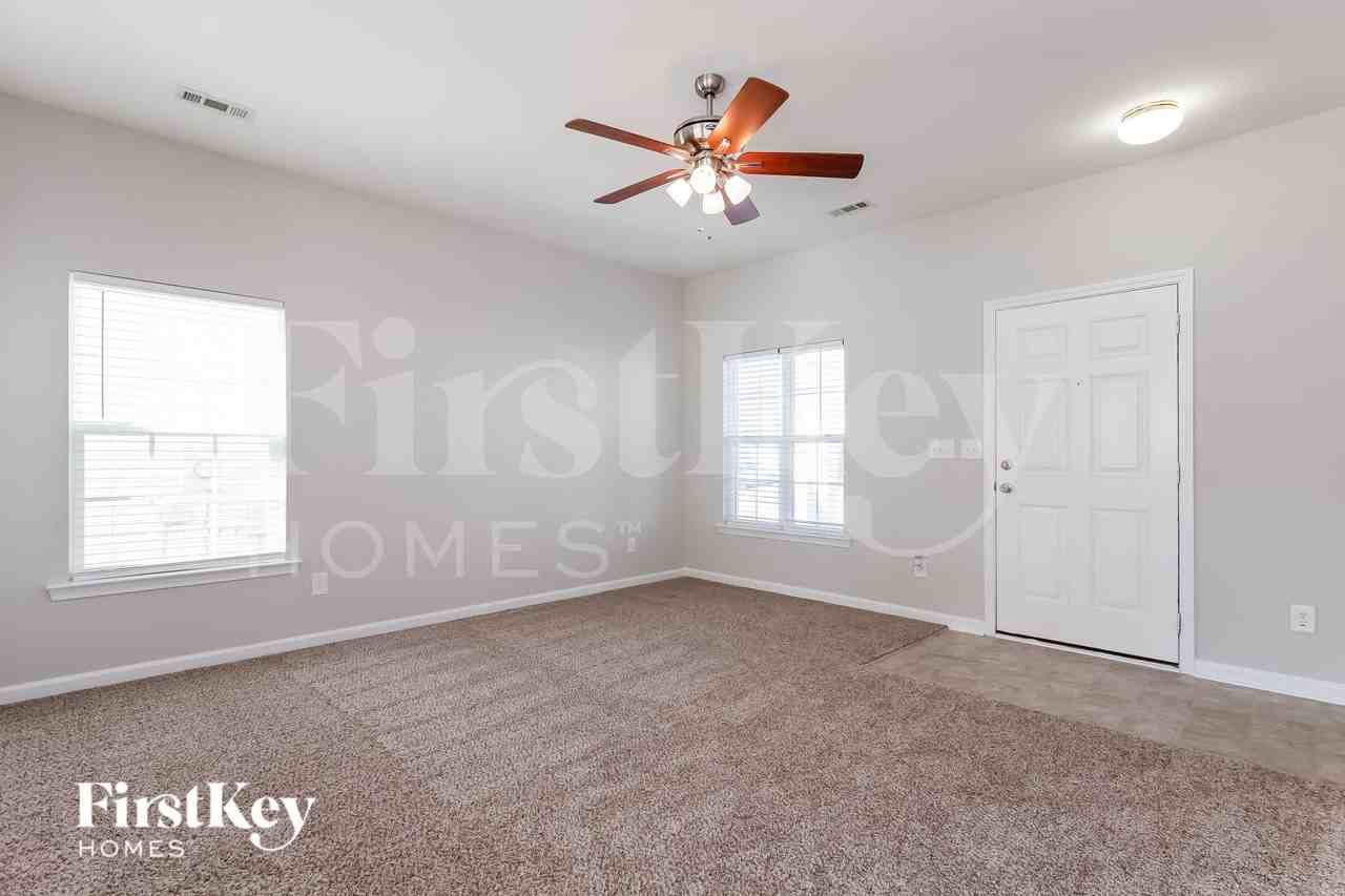 130 Colville Rd - Photo 3 of 15