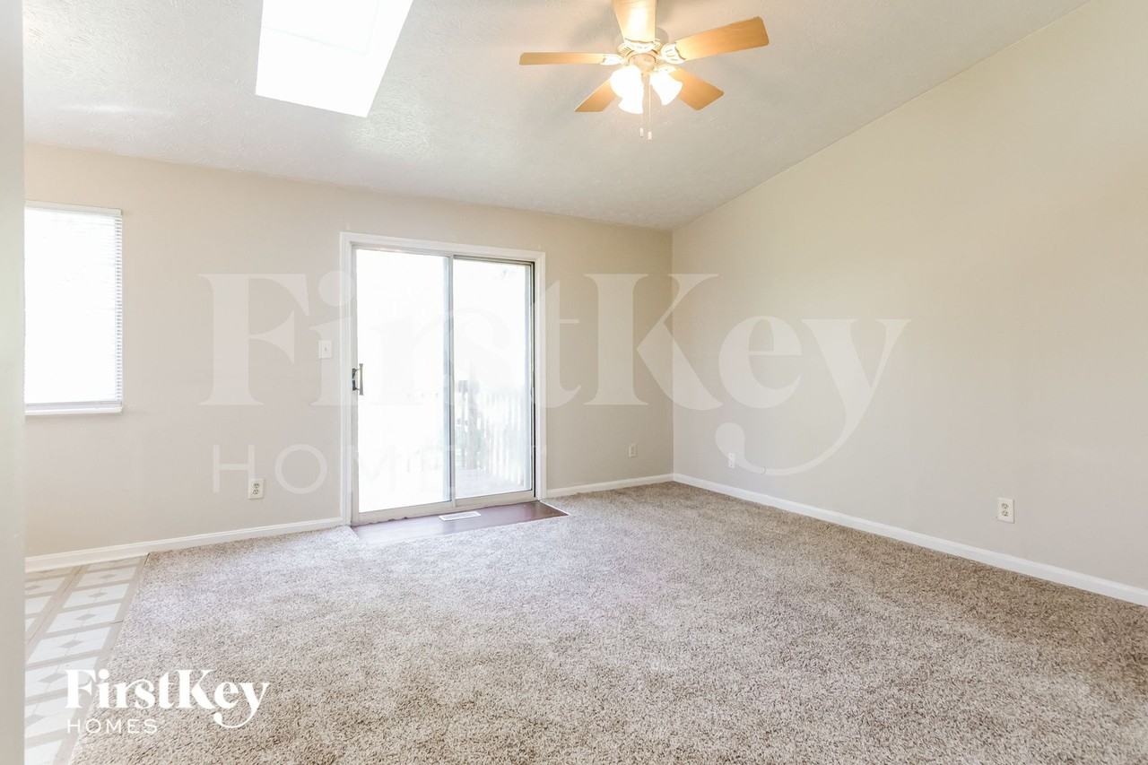 11026 Essen Ct - Photo 5 of 15