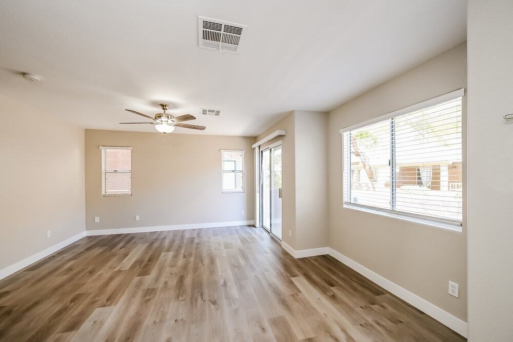 5594 Calais Ct - Photo 5 of 17