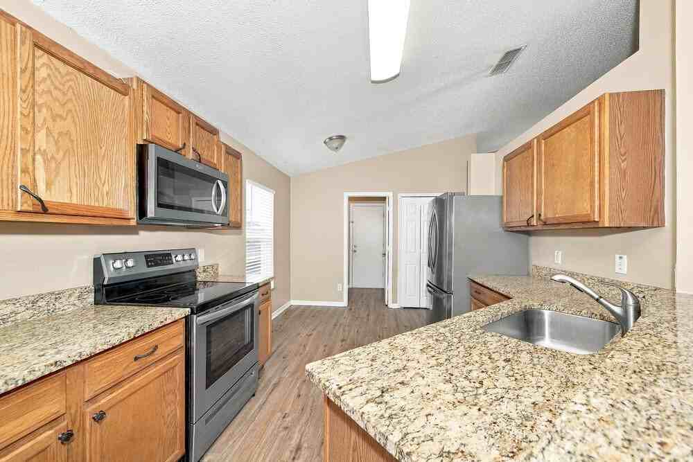205 Tree Branch Ln - Photo 4 of 16