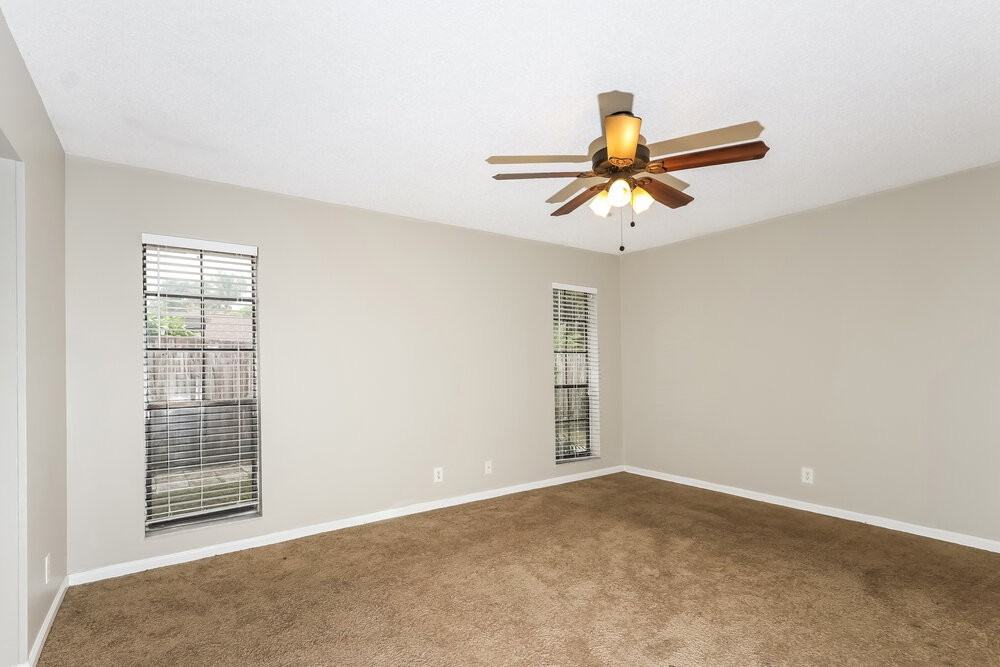 12157 Stratford St - Photo 7 of 14