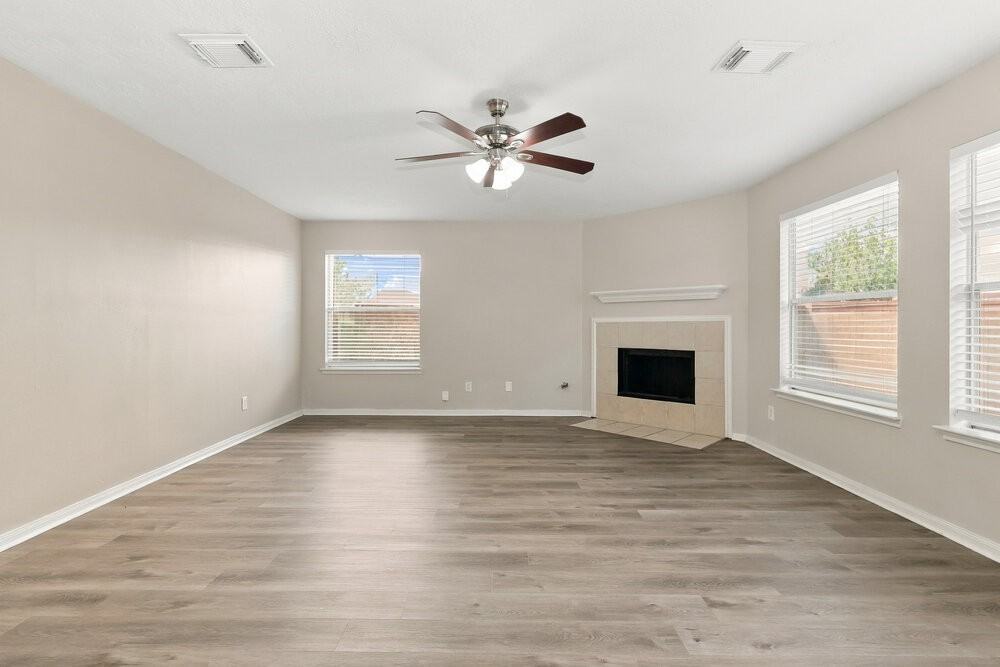 31518 Kingston Village Dr - Photo 4 of 17