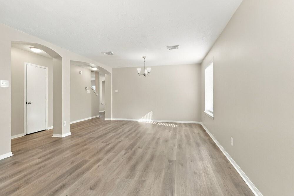 31518 Kingston Village Dr - Photo 6 of 17