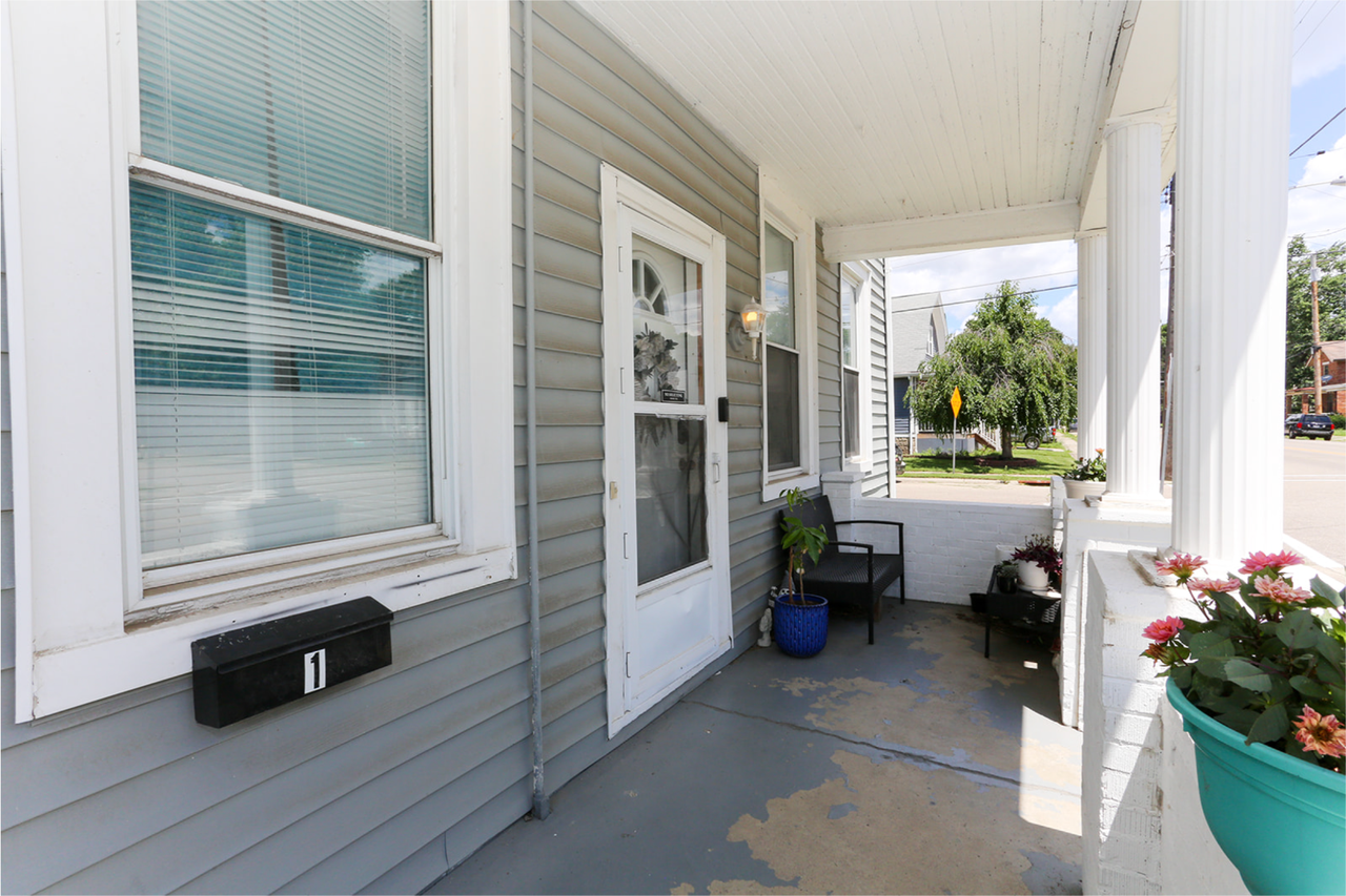 539 Jefferson Ave #1 - Photo 2 of 6
