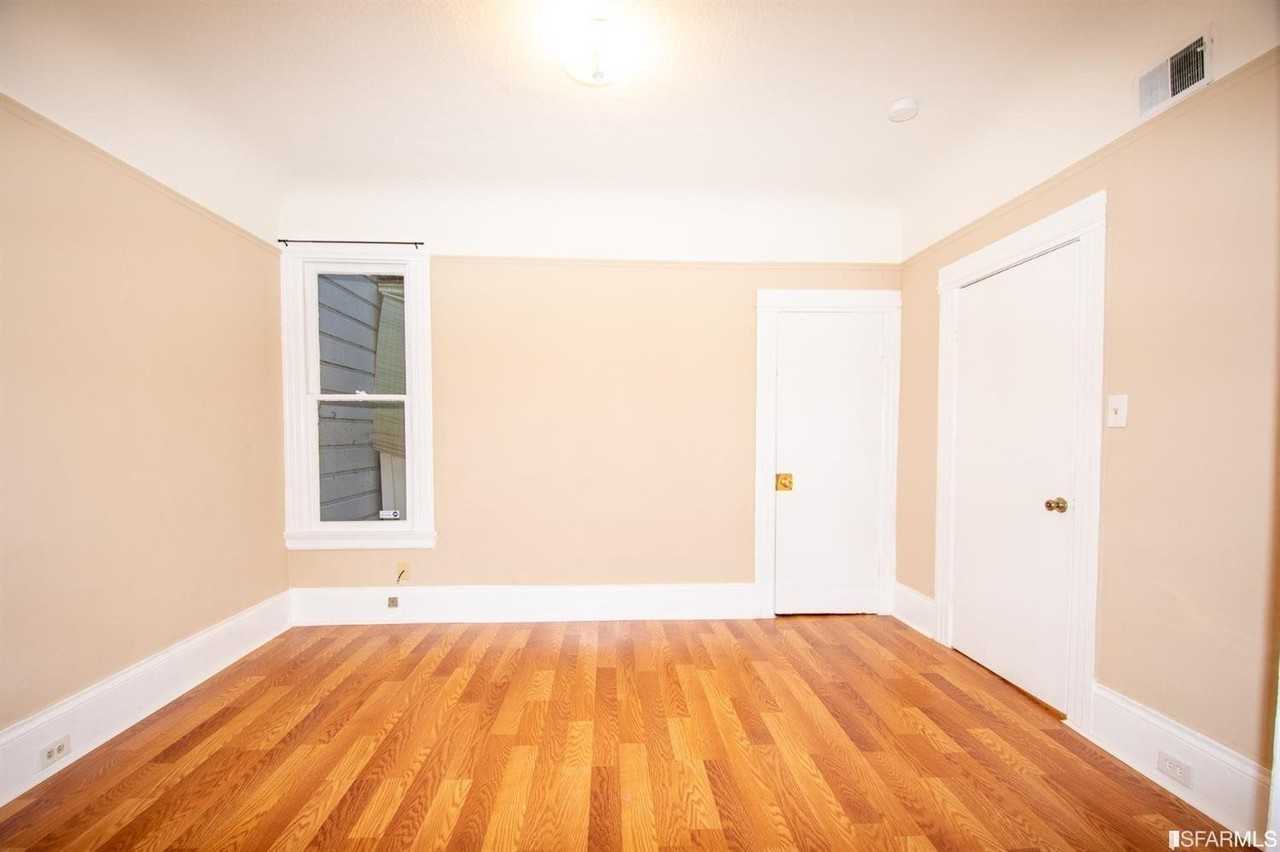 3175 24th St - Photo 4 of 9