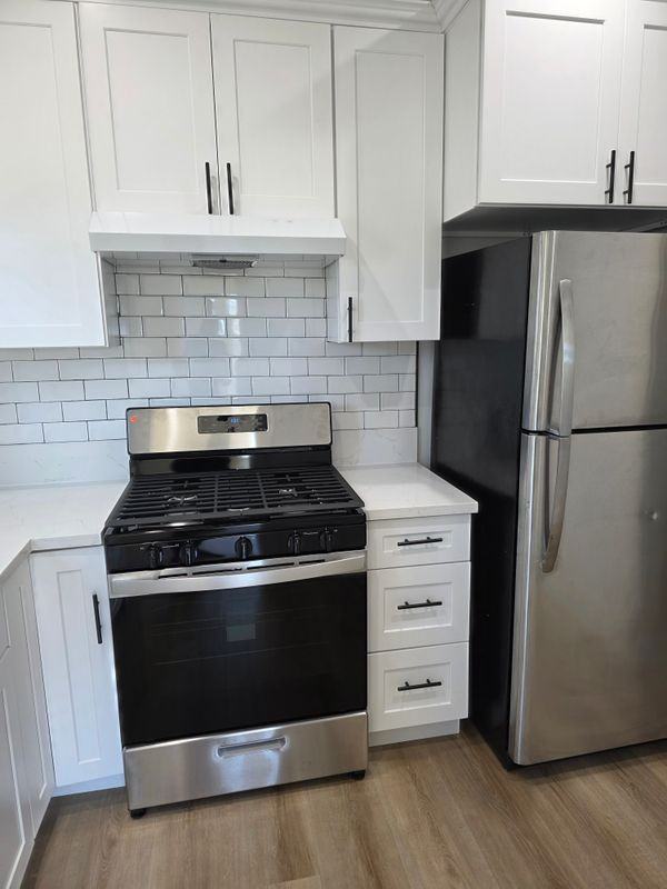 327 E 14th St - Photo 7 of 20