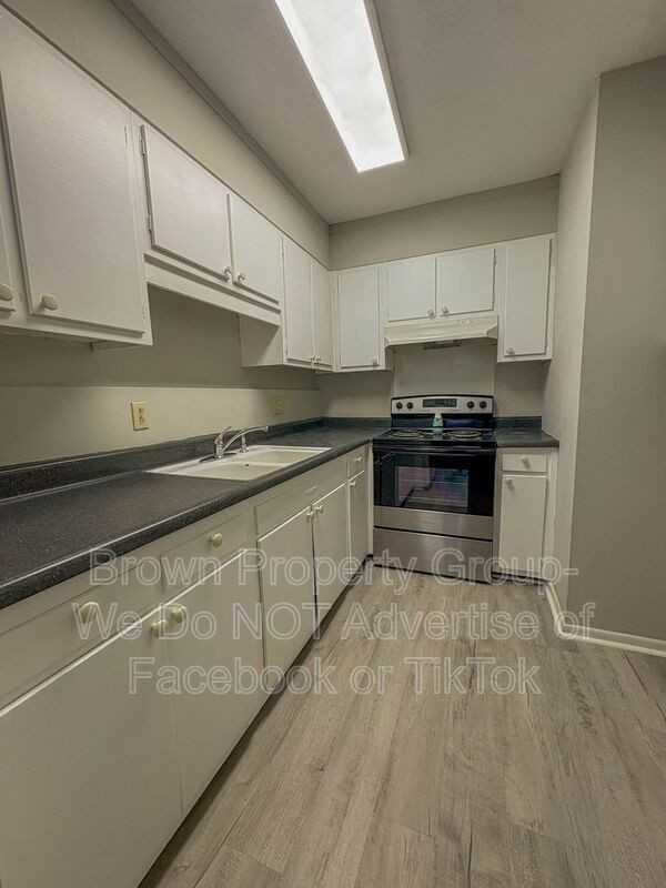 2456 Bragg Blvd Apt C - Photo 6 of 15