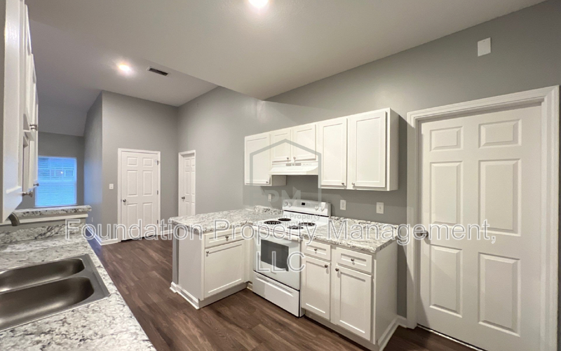 3835 Bowen Ave - Photo 4 of 22